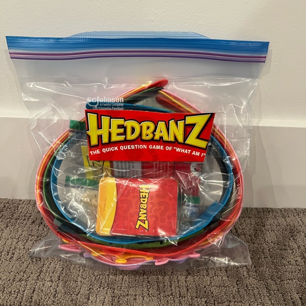 HEDBANZ Game Guessing Game